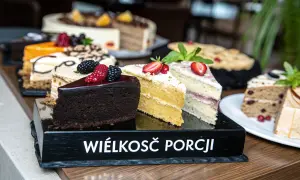 Ile tortu na 40 osób? Uniknij błędów, zamów idealny!