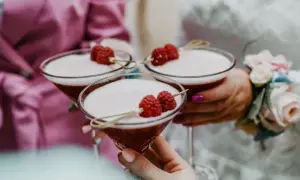 Drink bar na wesele: ile kosztuje? Poznaj realne ceny i uniknij pułapek